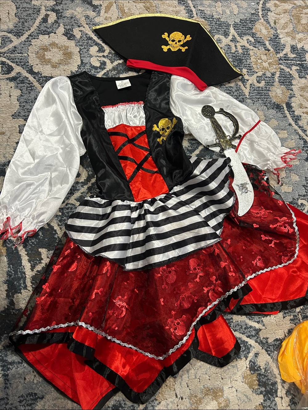 Girls Red & Black Pirate Costume w/ Hat and Sword size xl 9-11 preowned used 1x